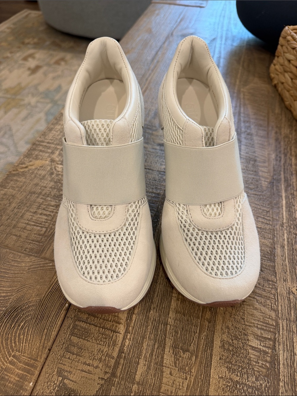 THE ICON HY-HEEL FROM SNEEX SIZE 6